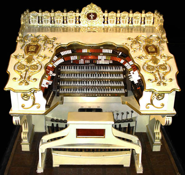 Santa Barbara Theatre Organ Console